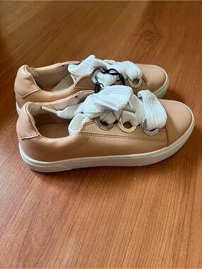 Zara Pale Pink Low-Top Sneakers with White Rope Laces
